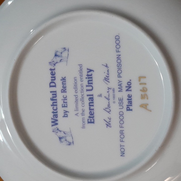 The Danbury Mint Plate Eternal Unity Collection - Picture 2 of 2